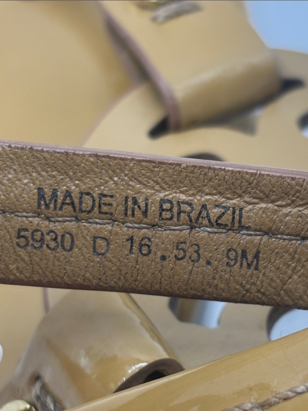 Tory Burch Mocha Miller Patent Logo Thong Sandals - Picture 7 of 9